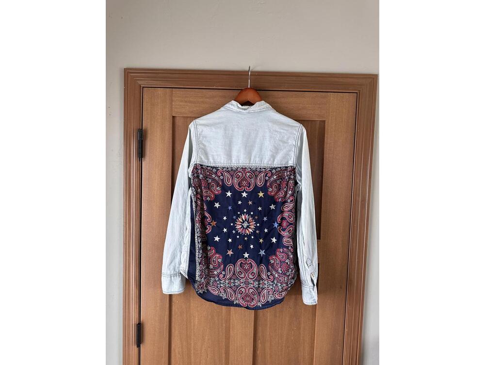 Free People Embroidered Bandana Bandit Chambray Button Down Shirt Women’s Small - Picture 5 of 15
